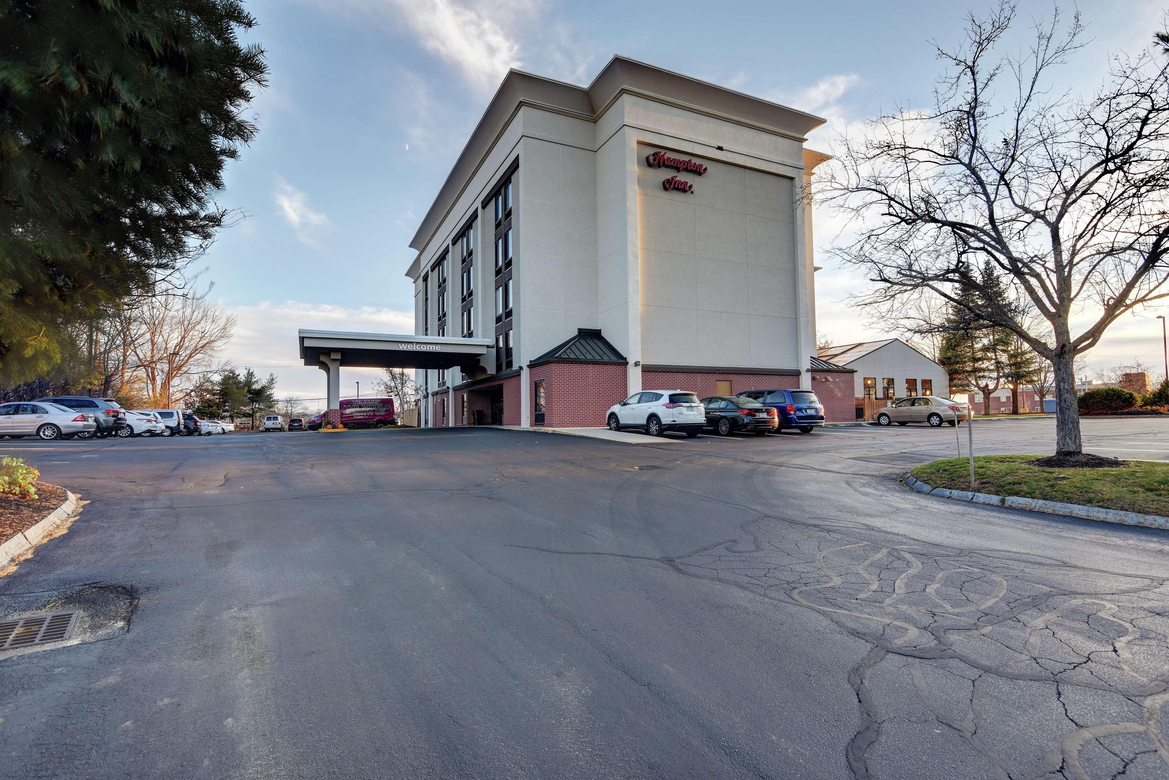 Hampton Inn Portsmouth Central Экстерьер фото