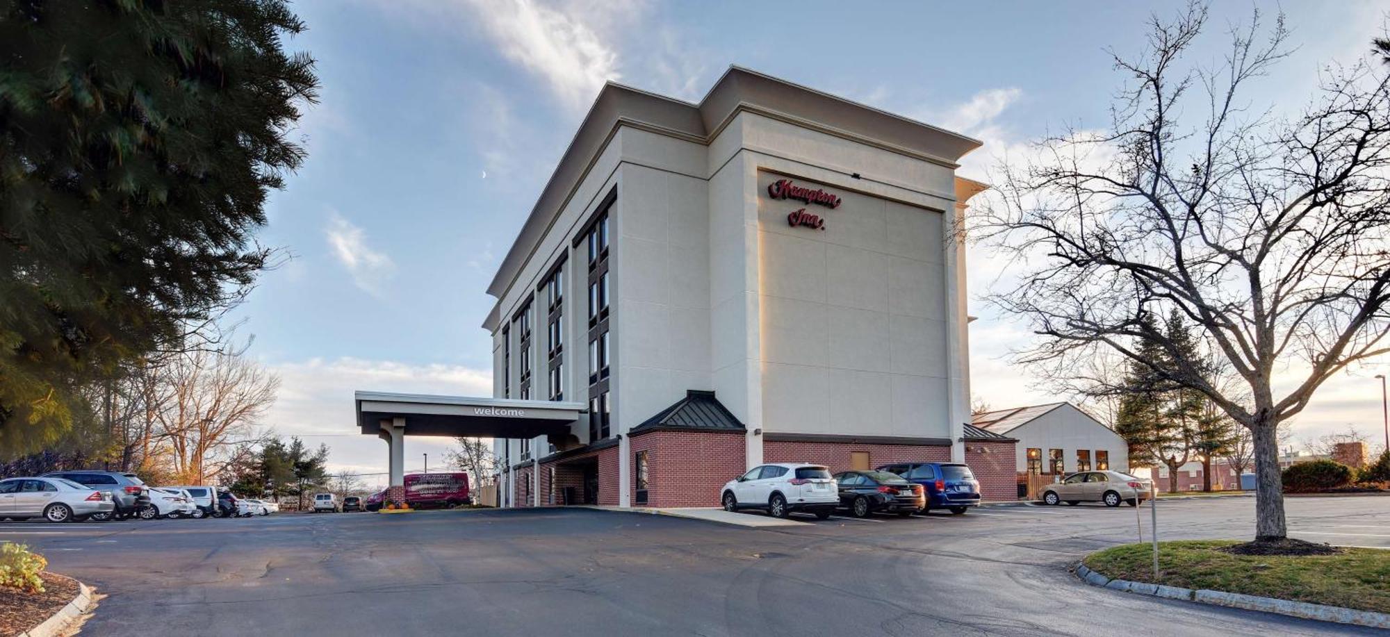 Hampton Inn Portsmouth Central Экстерьер фото