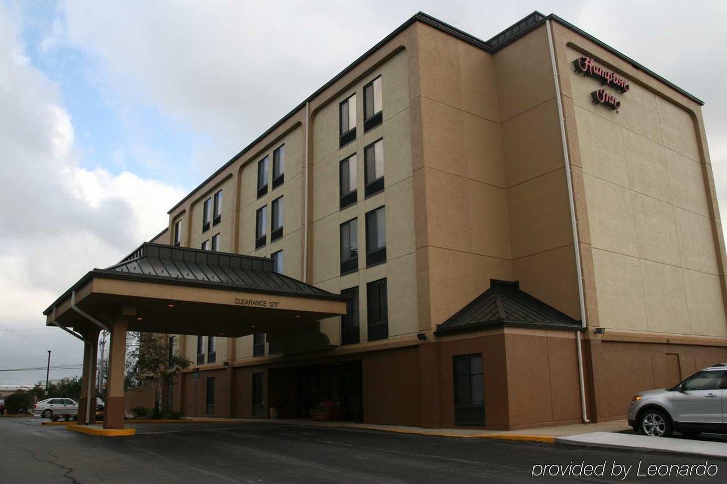 Hampton Inn Portsmouth Central Экстерьер фото