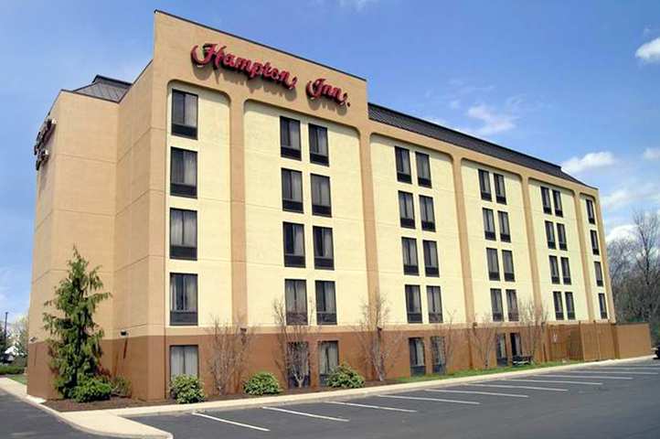 Hampton Inn Portsmouth Central Экстерьер фото